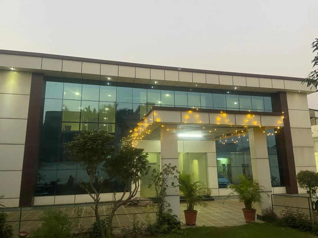 Inside the TweekersNut Network headquarters